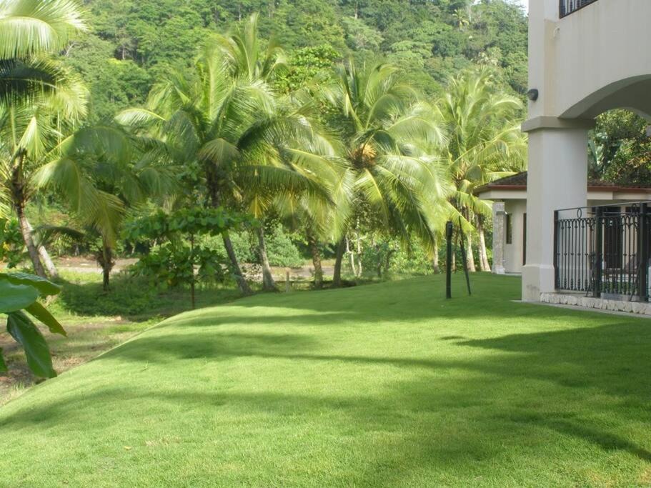 Beach Front Boutique Condominium Хако Экстерьер фото