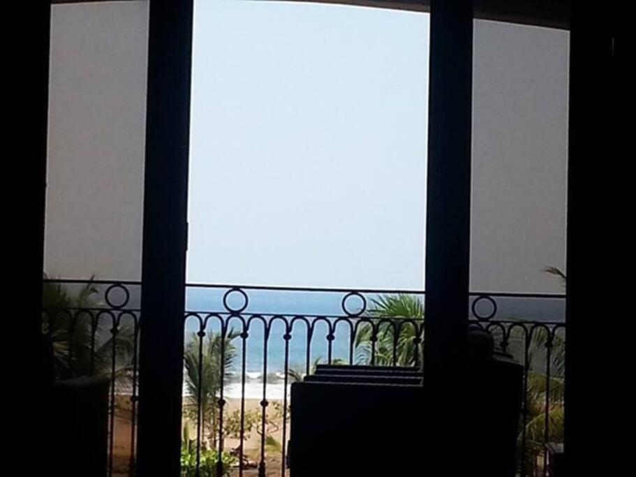 Beach Front Boutique Condominium Хако Экстерьер фото