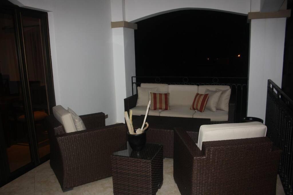 Beach Front Boutique Condominium Хако Экстерьер фото