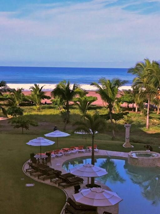 Beach Front Boutique Condominium Хако Экстерьер фото